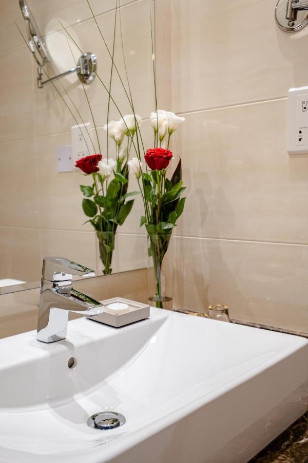 Peony Hotel ドバイ エクステリア 写真